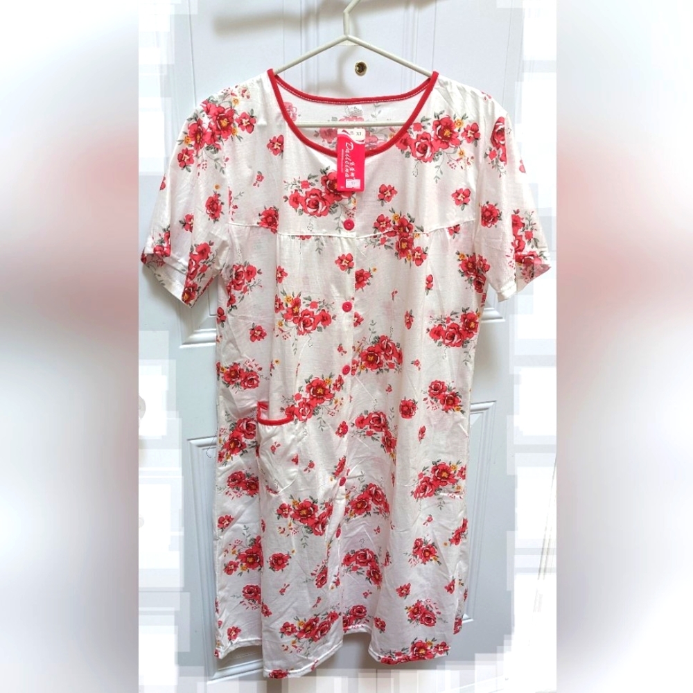 🪴🆕House or Nightgown Floral Red & White, Front Button, Pocket, Short Slee…